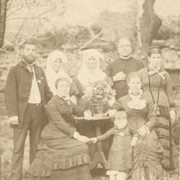 Dekan Jurij Jan in člani družine Josipa Pangerca 1894
